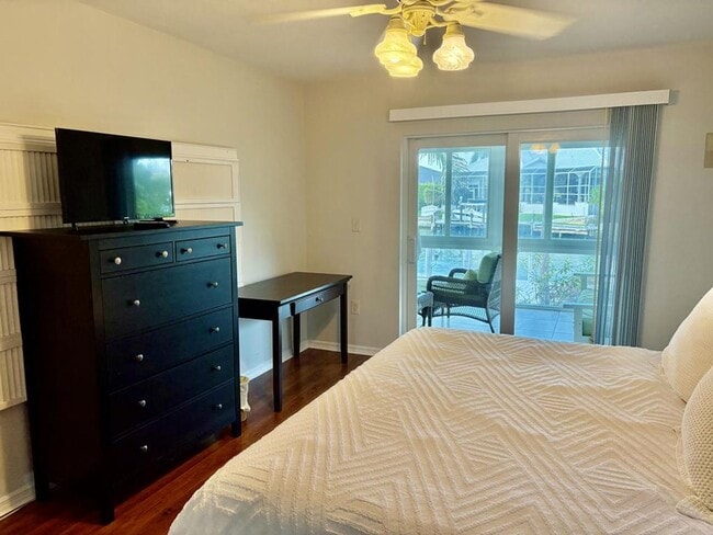 Building Photo - Home