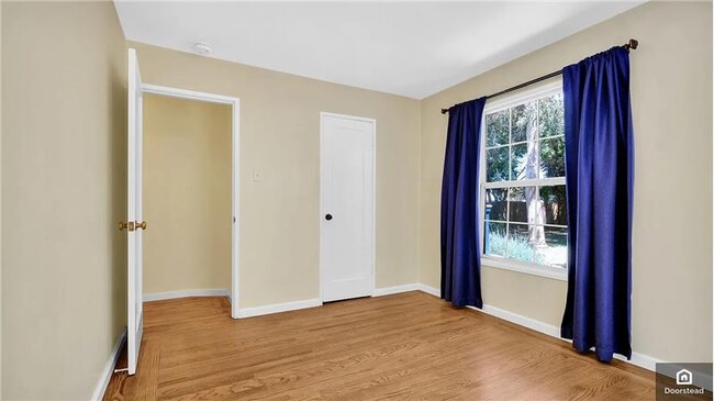 Building Photo - 518 Yuba St