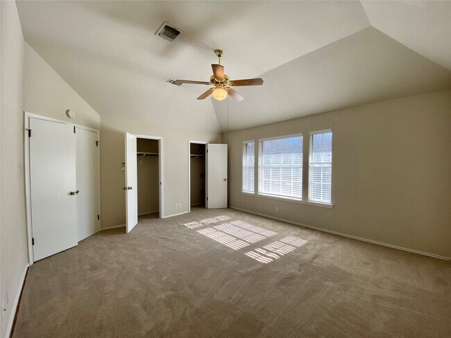 Building Photo - 4402 Everest Ln