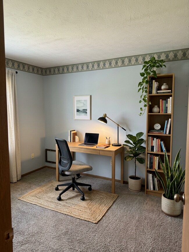 Building Photo - 1173 S Main St