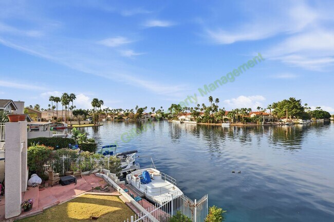 Building Photo - Lakefront Gilbert Home in Prime Location Near Parks, Shopping & Easy Freeway Access