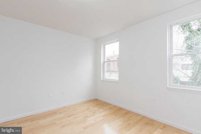 Building Photo - 2031 E Susquehanna Ave