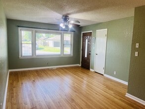 Building Photo - 2216 Downing St