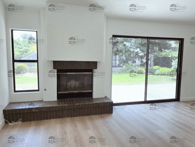 Building Photo - Shadowridge  Gorgeous 3 Bedroom Home In Desirable Neighborhood / Vista