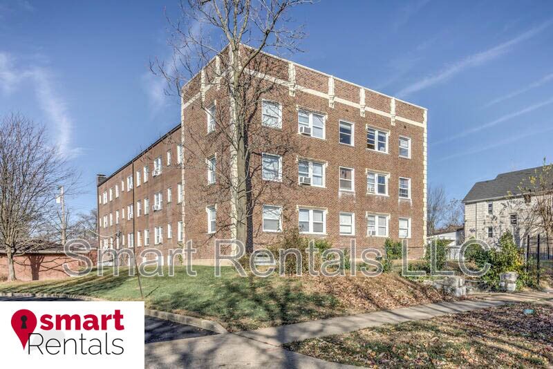 Building Photo - 807 Clara Ave