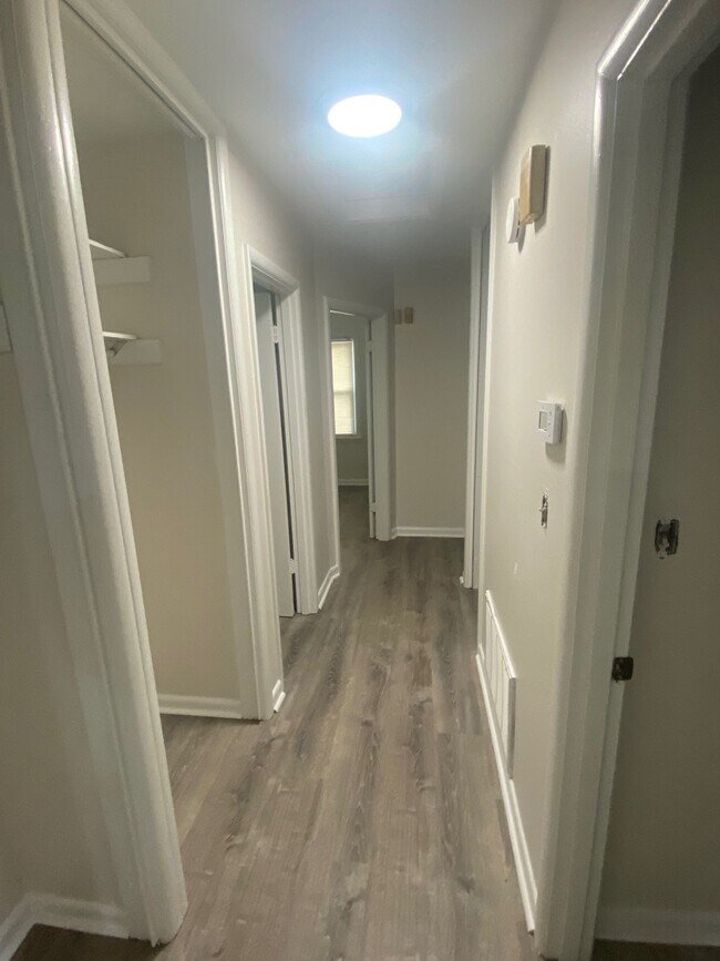 Building Photo - 4910 Red Oak Ln