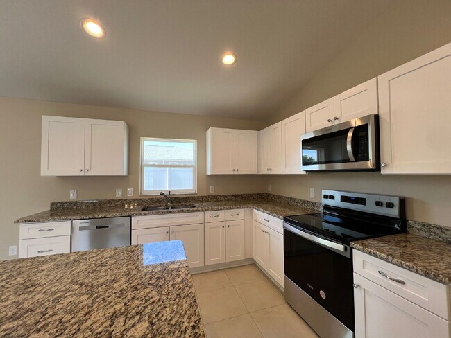 Building Photo - ***MOVE-IN SPECIAL, FREE RENT JUNE**BRAND ...