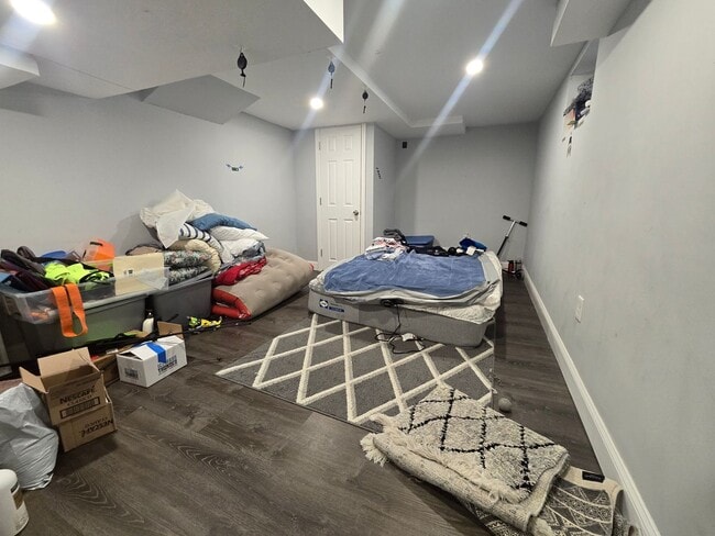 Building Photo - Spacious, meticulously renovated single family: 2-bedroom, 2 full bathroom & finished basement an...