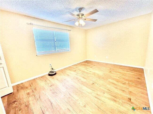 Building Photo - 1601 N De Leon St