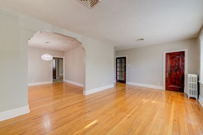 Building Photo - 7125 Tulane Ave