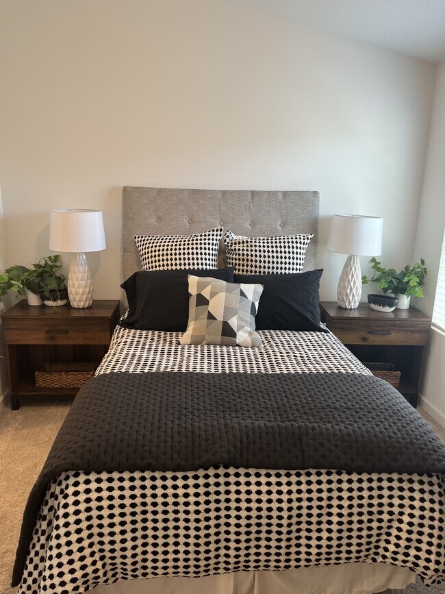 Building Photo - 230 1st St