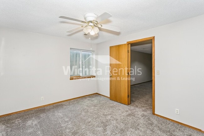 Building Photo - 5 N Hopper Dr