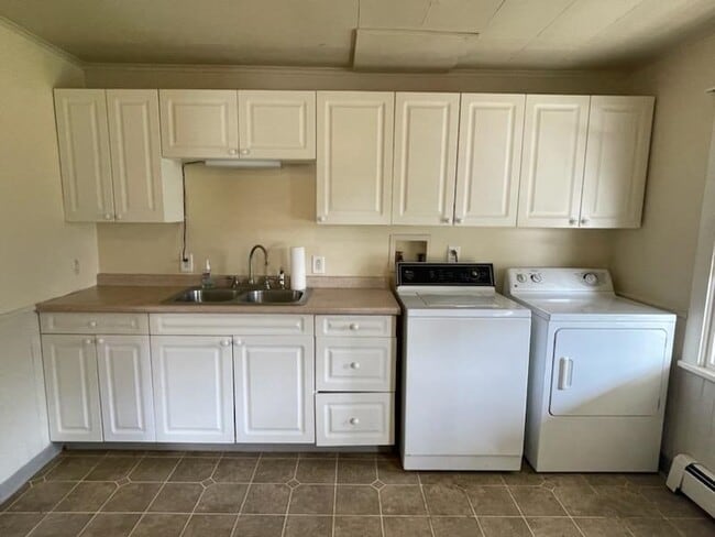 washer & dryer - 500 E 8th St