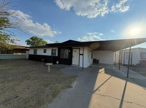 Building Photo - 452 N Ave B