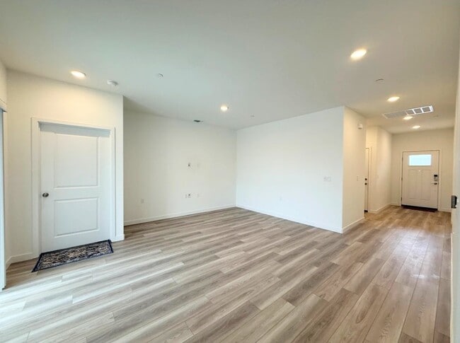 Building Photo - 4623 Sami Jo Dr