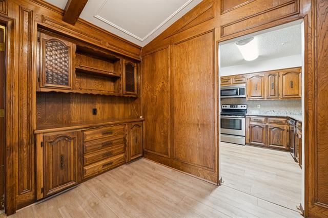 Building Photo - 7641 Dentcrest Dr