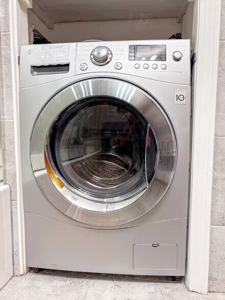 Building Photo - 6 Norumbega Ter