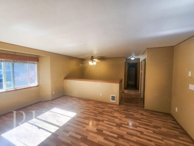 Building Photo - MILITARY DISCOUNT - $75/MO OFF!!