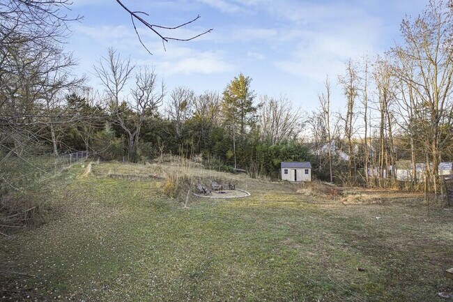 Building Photo - 22 Brown Cir