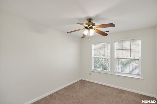 Building Photo - 235 River Green Ave