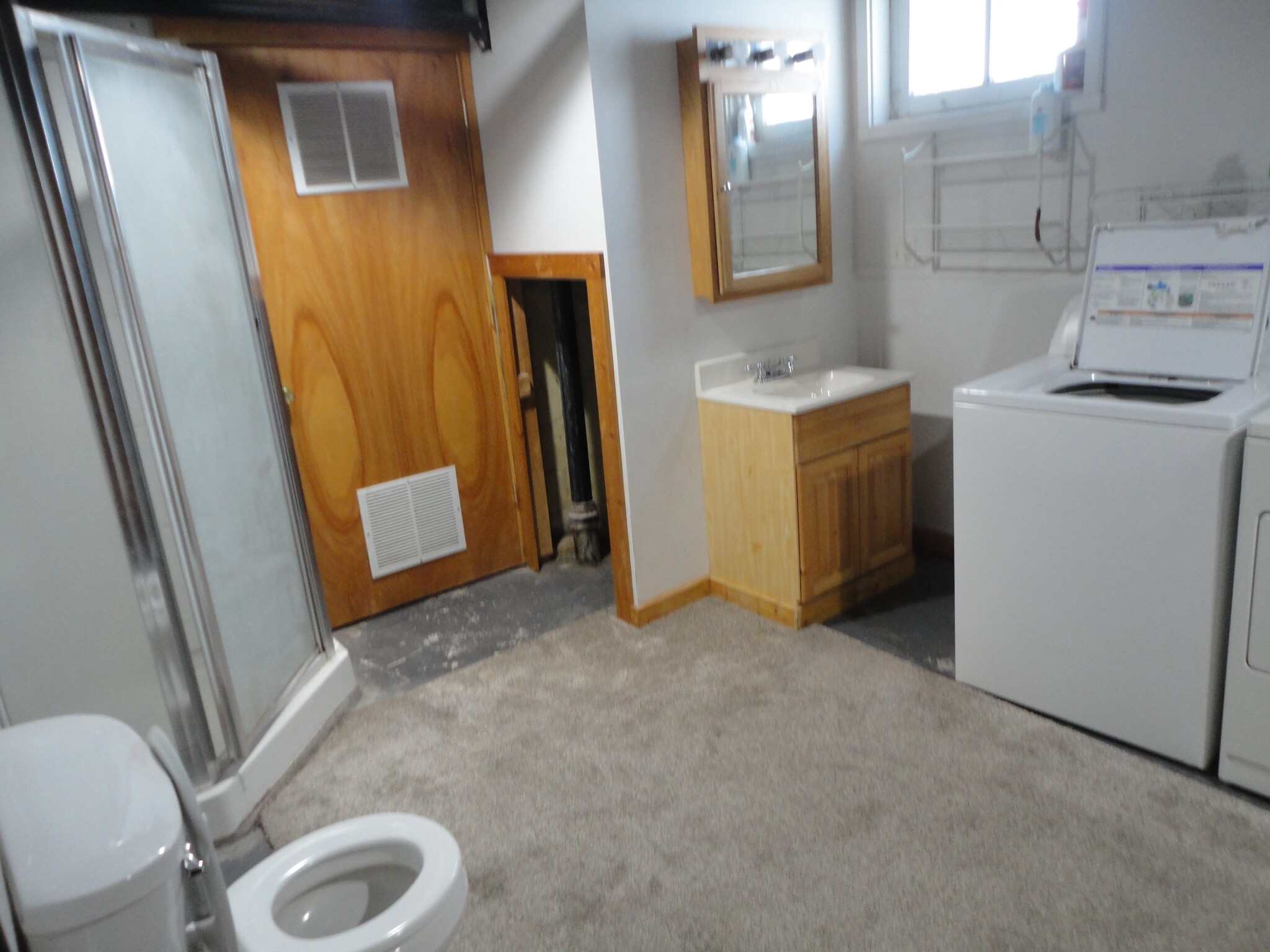 Lower level bath - 1604 Franklin St