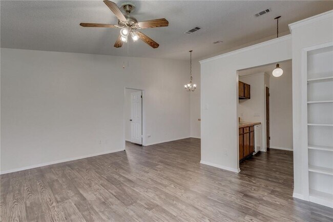 Building Photo - 11405 Walnut Ridge Dr