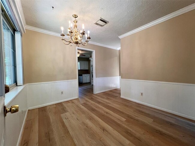 Building Photo - 8210 Hollyleaf Dr