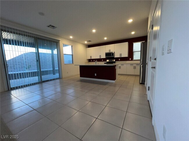 Building Photo - 612 Emerson Creek Ct