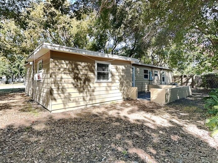 Building Photo - 1301 Sandy Ln