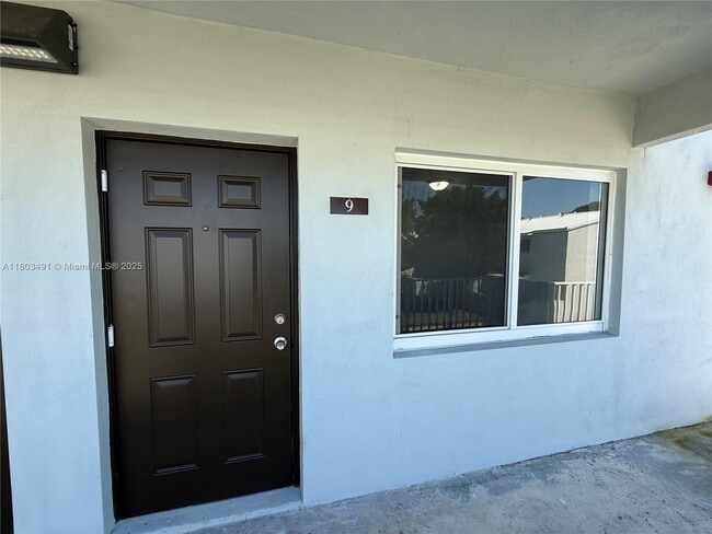 Primary Photo - 1955 NW 5th Pl