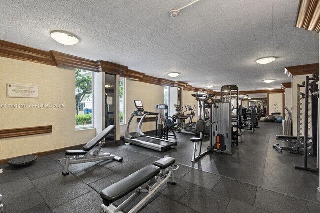 Building Photo - 5 Island Ave