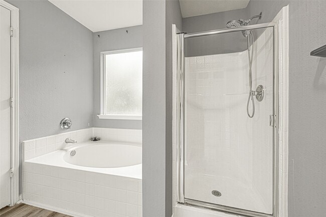 Building Photo - 3401 Pheasant Ln
