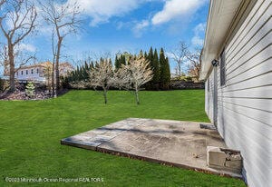 Building Photo - 1429 Lakewood Rd