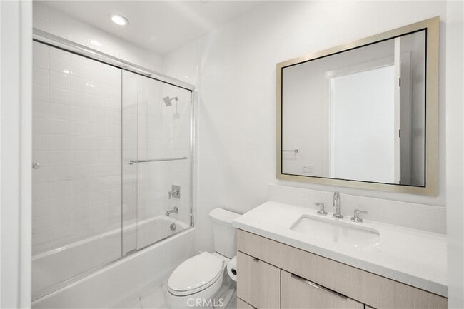 Building Photo - 164 Apron