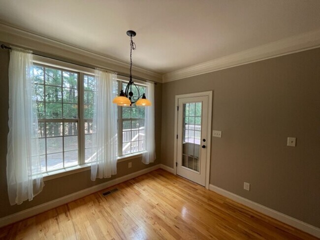 Building Photo - 3725 Nether Ridge Rd