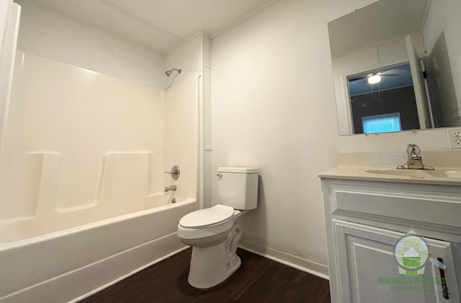 Building Photo - 43 Seyle St