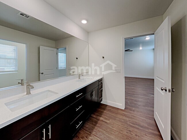 Building Photo - 5619 Lighting Hope Court
