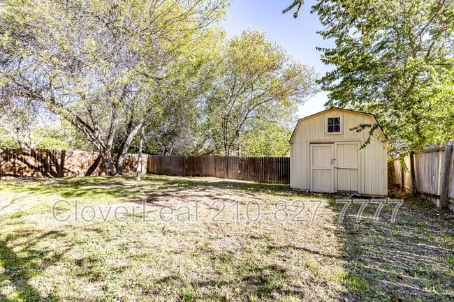 Building Photo - 118 N Meadow St