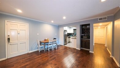 Building Photo - 2700 Bellefontaine