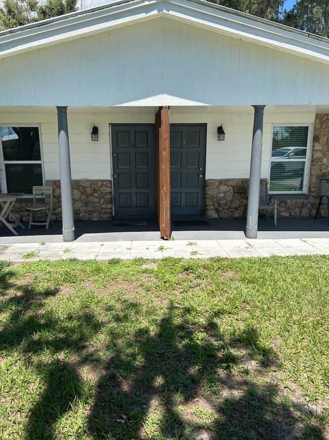 Building Photo - 916 Lake Josephine Dr