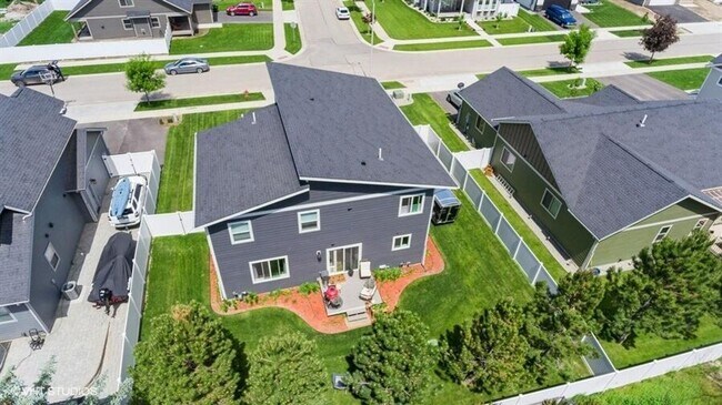 Building Photo - 275 Triple Creek Dr