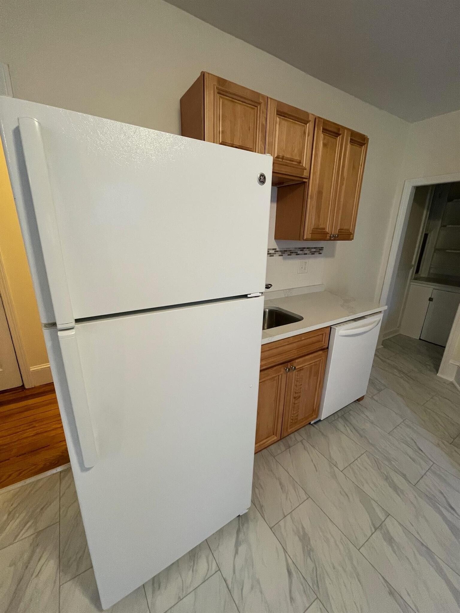 Building Photo - 40 Linden Ave