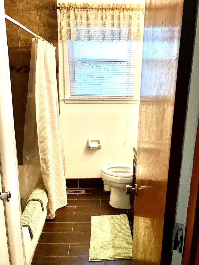 Building Photo - 2715 Morena St