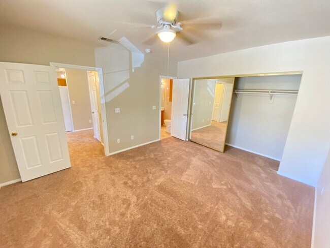 Building Photo - Charming 2 Bed/2Bath Condo nestled in this...