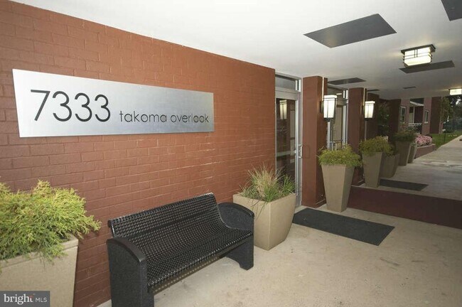 Building Photo - Welcome to Takoma Overlook! Furnished 1br 1ba condo