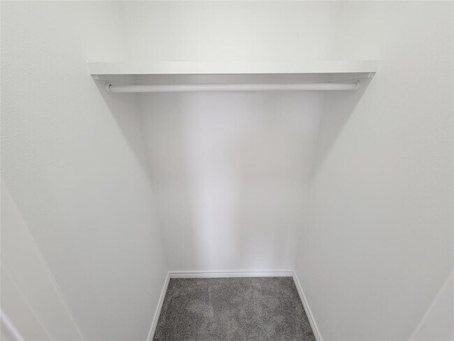 Building Photo - 2731 Rd 5724