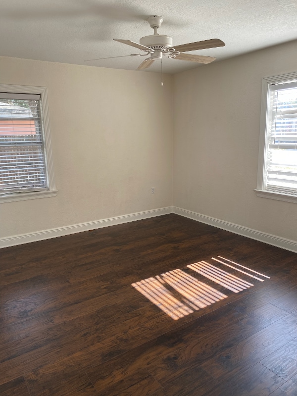 Building Photo - 3202 W Hartnett Ave