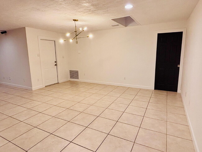 Building Photo - Coastal 4-Bedroom Oasis – Walk to the Beach!