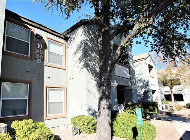 Building Photo - 555 E Silverado Ranch Blvd