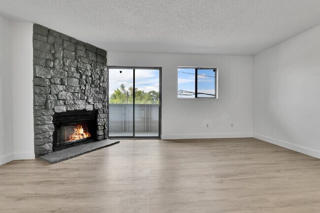 Building Photo - $995.00, Studio and 1 bath located in Denver.